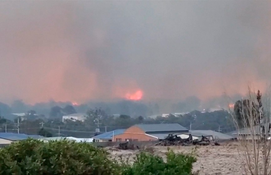 Сильные лесные пожары охватили восток Австралии