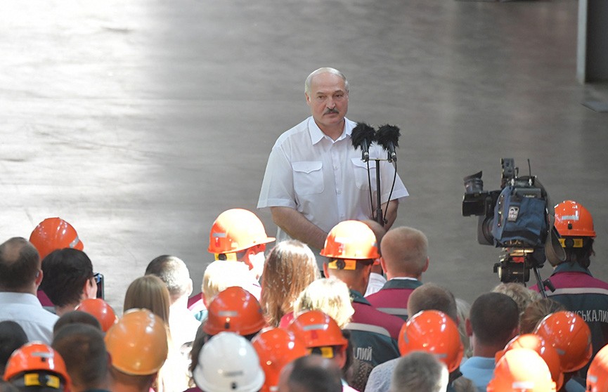 Рабочие поездки Президента в Брест и Солигорск: когда в центре внимания – обычные люди и их проблемы
