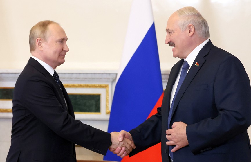 Россия в ближайшие месяцы передаст Беларуси ракетные комплексы «Искандер-М», заявил Путин
