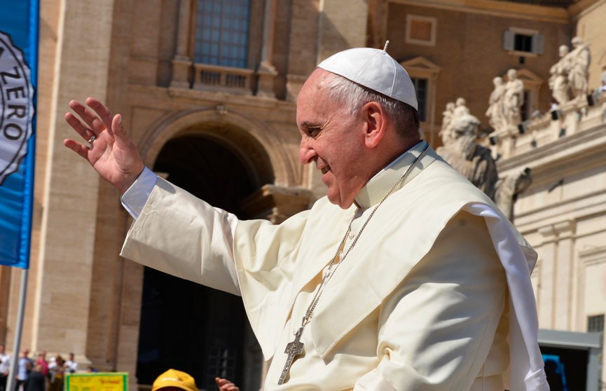 Папа Римский поздравил православных верующих с Пасхой