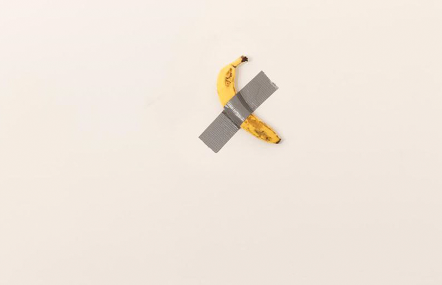 Американский художник съел банан за $120 тыс.