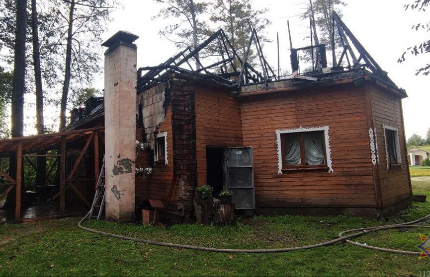 Под Гродно спасатели ликвидировали пожар в агроусадьбе