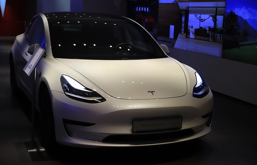 Tesla отзовет почти 500 тысяч электрокаров из-за неполадок