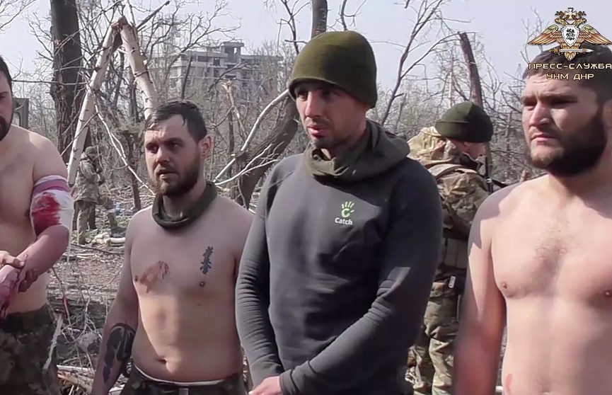 Пять украинских военных сложили оружие и вышли с «Азовстали»