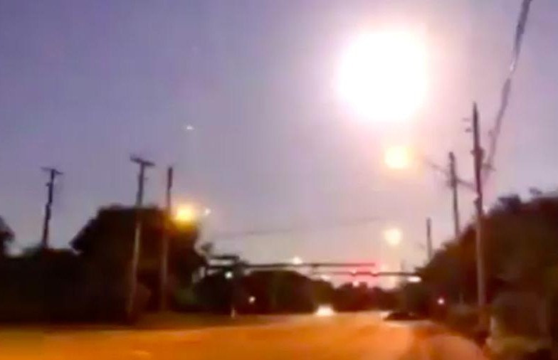 Падение метеорита сняли на видео в США