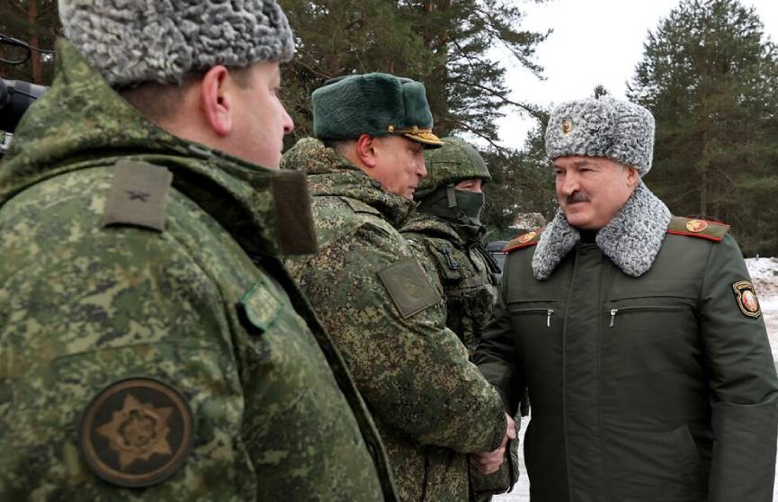 Лукашенко посетил Обуз-Лесновский полигон