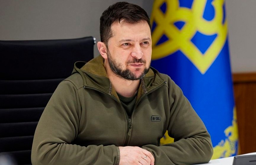 Зеленский пригрозил ответить соседним странам, запретившим импорт украинского зерна