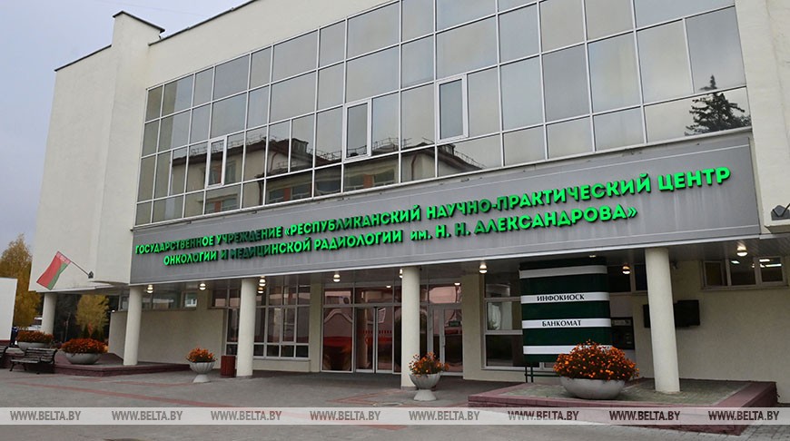 Лукашенко посещает медучреждения в Минском районе