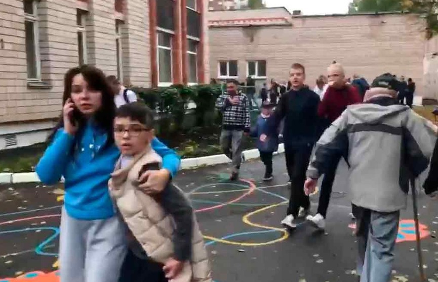 Соседи рассказали об устроившем стрельбу в школе в Ижевске – был замкнутым