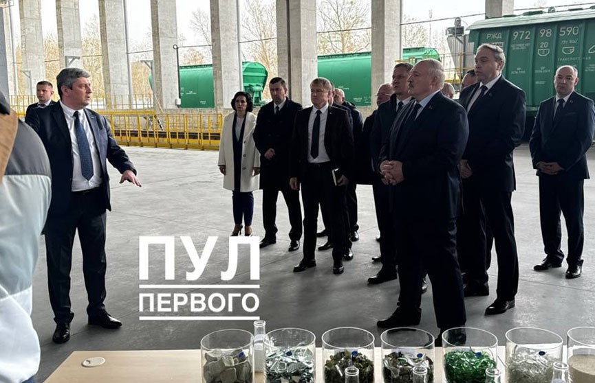 А. Лукашенко прибыл на ОАО «Гродненский стеклозавод»