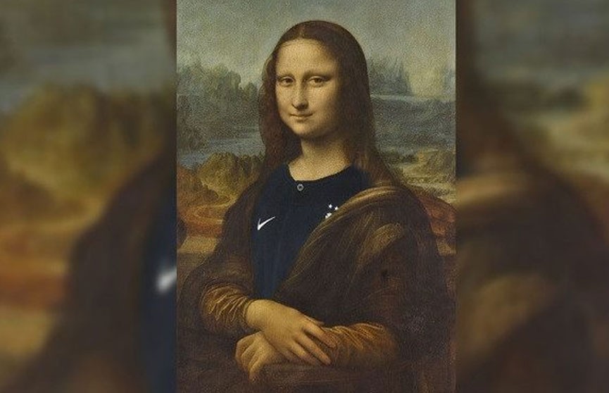 «Мону Лизу» нарядили в футболку сборной Франции в честь победы на ЧМ-2018