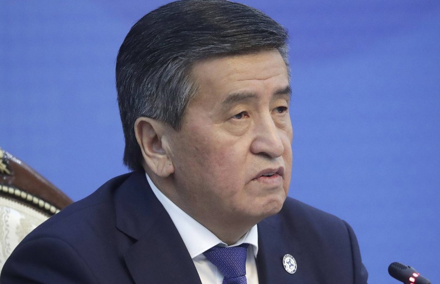 Президент Кыргызстана принял отставку правительства и премьера