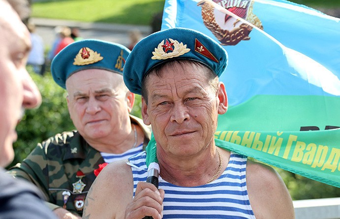 «Никто, кроме нас»: как Беларуси отмечают День десантников и сил специальных операций