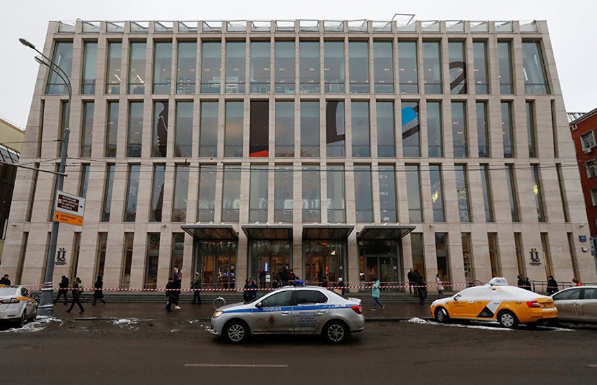 Ложная тревога! В Москве эвакуировали более десяти крупных торговых центров из-за звонков о минировании