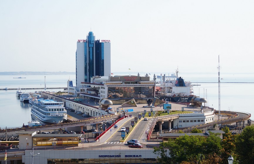 В порту Одессы заблокировано 21 судно Турции. Украина использует их как живой щит