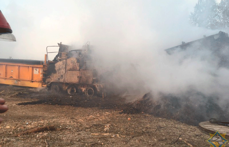 На предприятии по переработке отходов в Минском районе произошел пожар