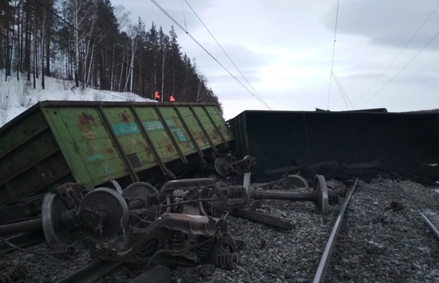 17 вагонов с углем сошли с рельсов в Челябинской области