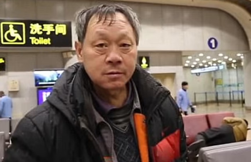 Мужчина сбежал из семьи и 14 лет живет в аэропорту