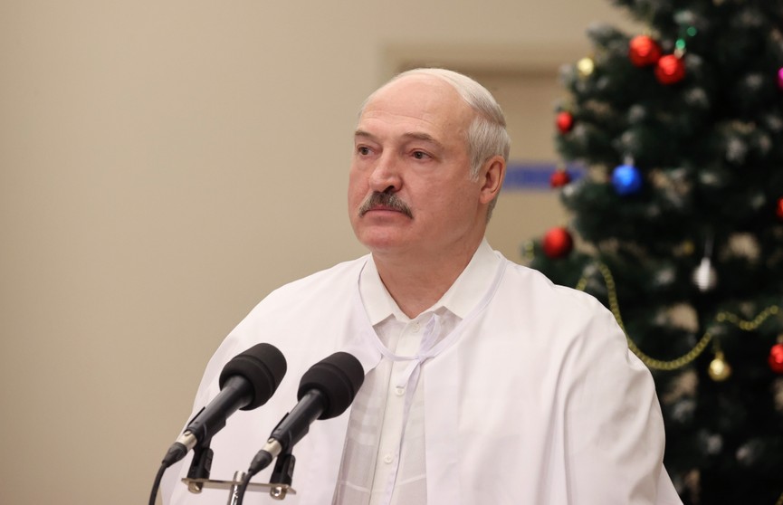 Лукашенко посетил РНПЦ детской онкологии, гематологии и иммунологии