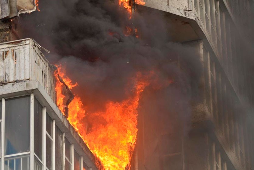 В Боровлянах горел многоквартирный дом – пострадали трое детей