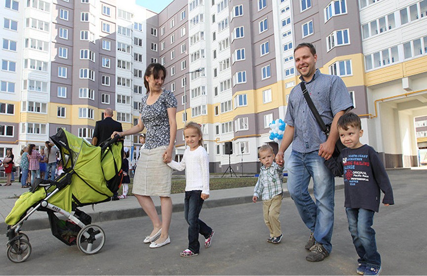 В 2024 году в Беларуси собираются построить для многодетных семей более пяти тысяч квартир