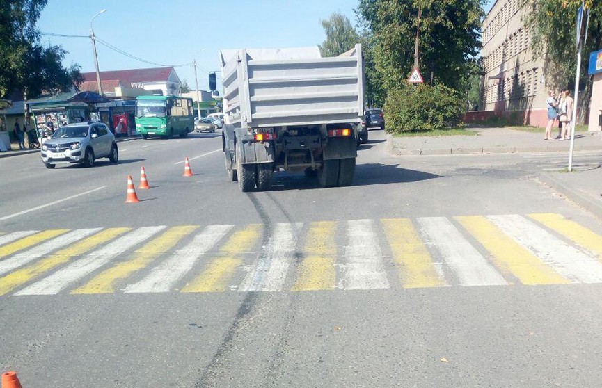 7-летнюю девочку на пешеходном переходе в Полоцке сбил грузовик