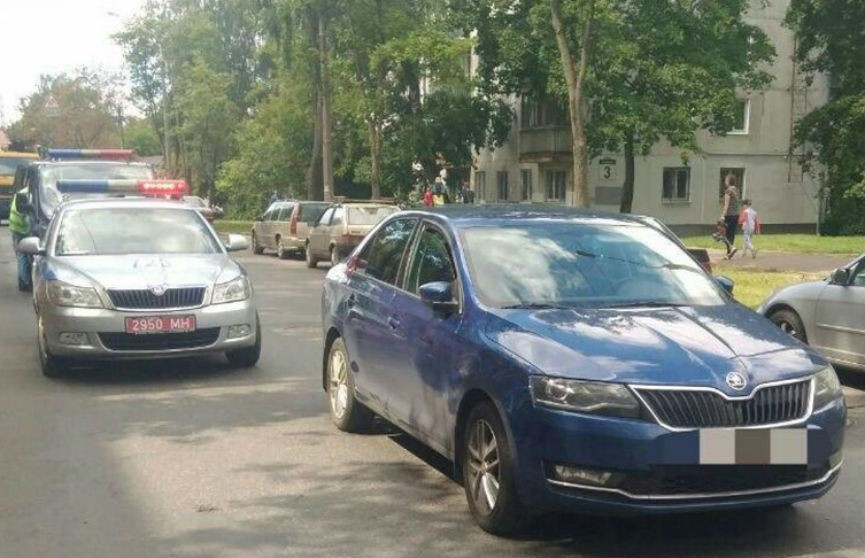 В Минске машина сбила ребенка, который выбежал на дорогу