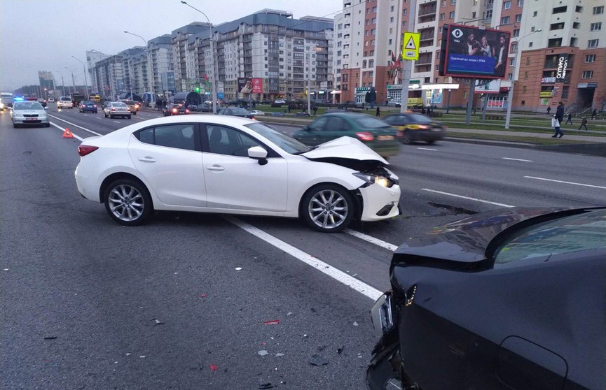 На проспекте Независимости произошло ДТП: пострадала автоледи