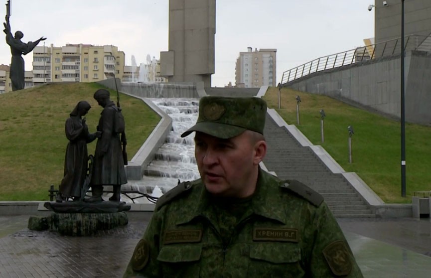 Министр обороны грузии фото в форме военной