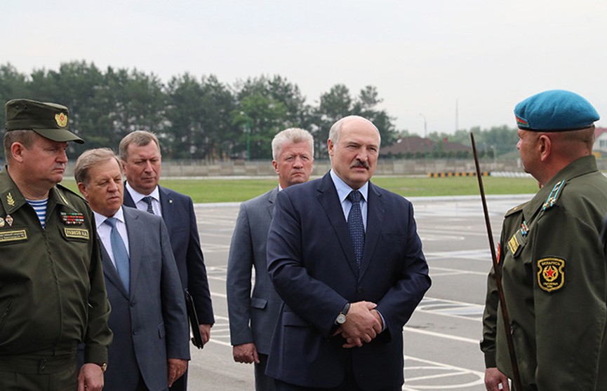 Лукашенко посетил 38-ю Брестскую отдельную гвардейскую десантно-штурмовую Венскую Краснознаменную бригаду