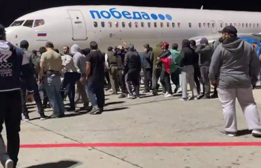 Дагестанцы штурмуют аэропорт Махачкалы в поисках евреев