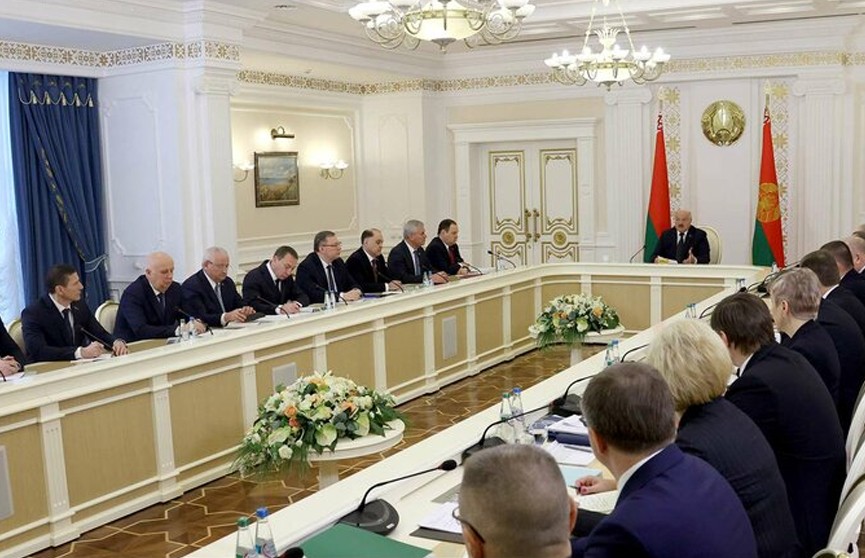Лукашенко провел совещание по ценам и инфляции