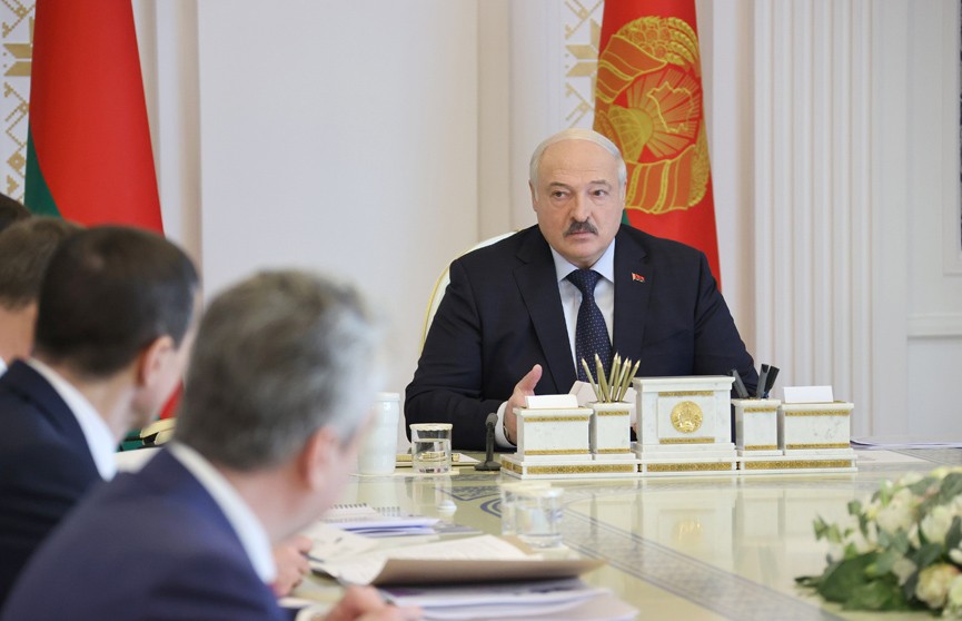 Лукашенко: Не хотят нас видеть в одной части планеты – мы идем в другую. Итоги совещания о проектах указов по развитию ПВТ