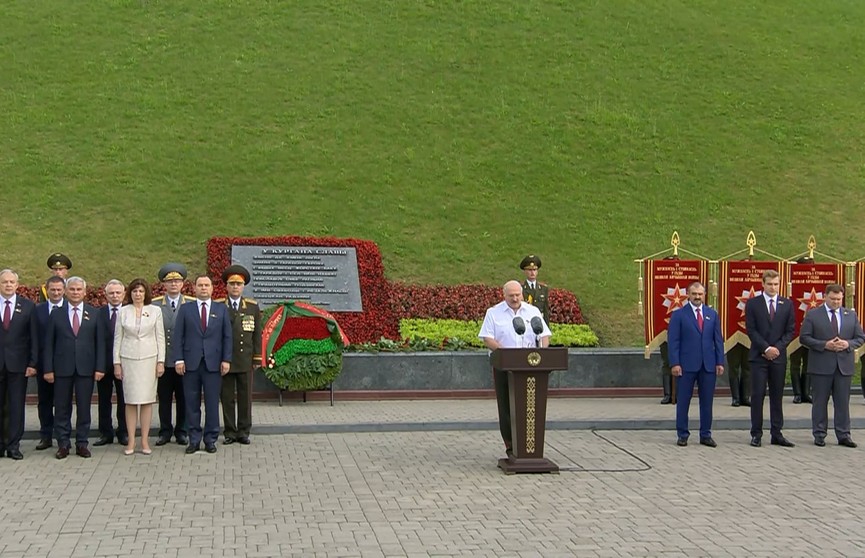 Лукашенко: Никому война не нужна, но и возродить нацизм мы не можем позволить!