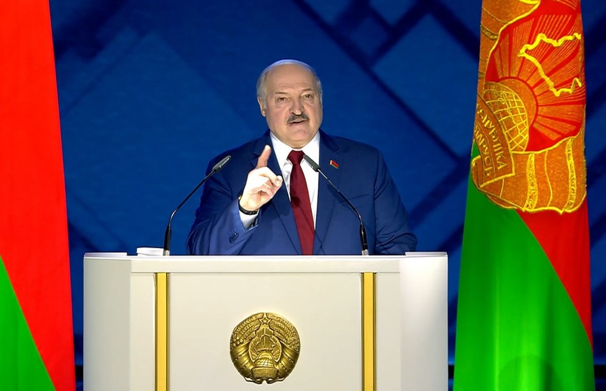 Лукашенко – беглым: Кайтесь и становитесь на колени!
