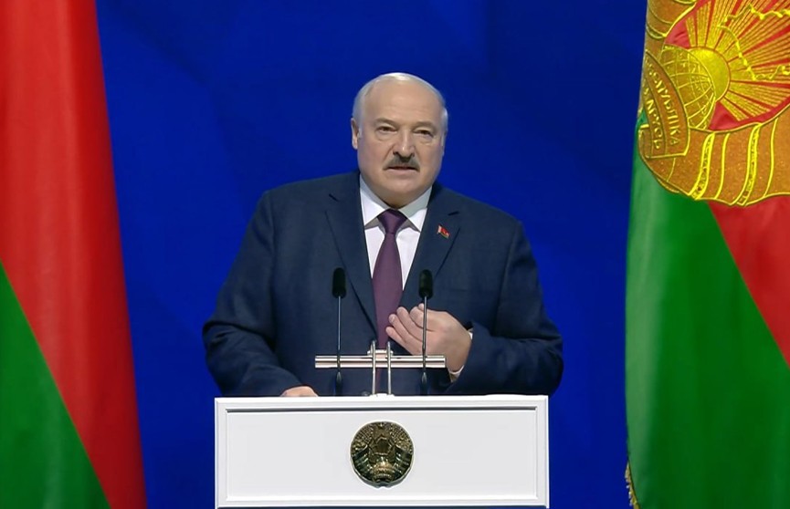 Лукашенко во время Послания пообещал заняться своим похудением