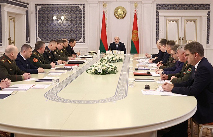«Они вправе рассчитывать на поддержку государства». Лукашенко провел совещание по вопросам обеспечения жильем военнослужащих и бюджетников