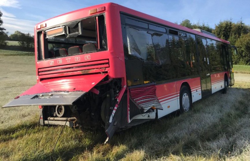 11 детей пострадали в аварии школьного автобуса в Германии