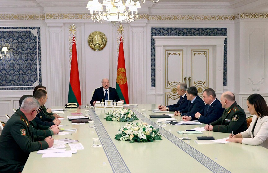 Лукашенко проводит совещание по ситуации с беженцами на границе Польши