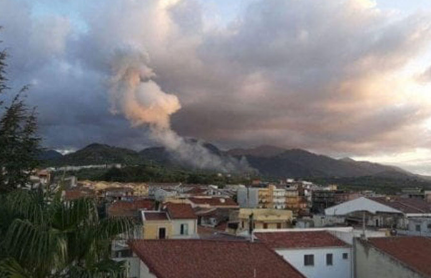 Взрыв прогремел на складе пиротехники на Сицилии: есть погибшие