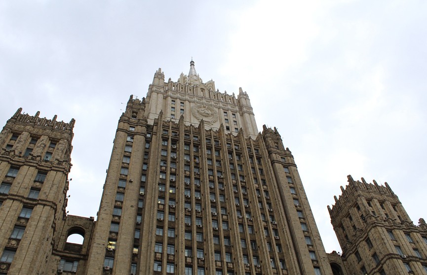 Захарова предостерегла Вашингтон, Лондон и Брюссель от агрессии против Крыма