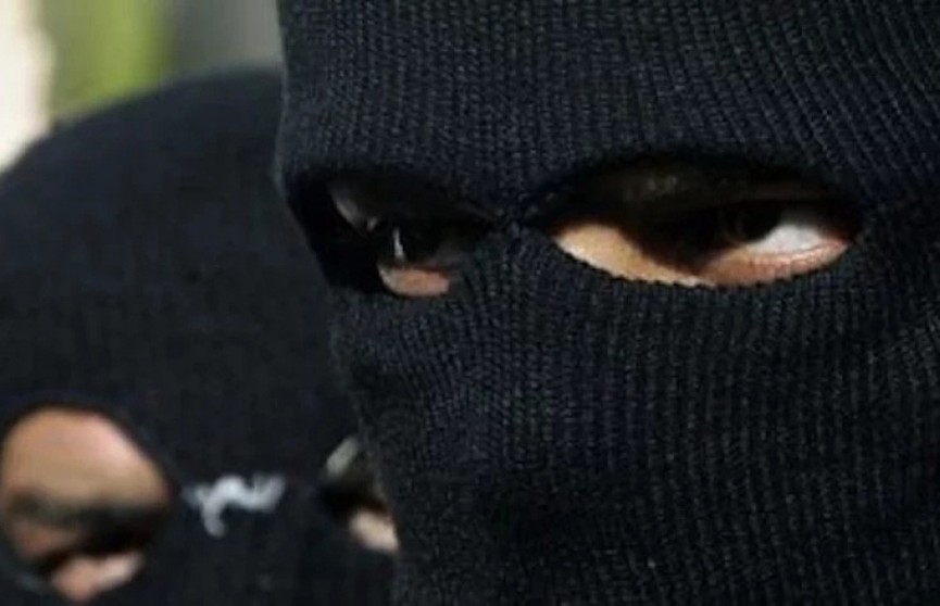 Ограбление в Мозыре: мужчины в масках связали супругов и похитили их деньги