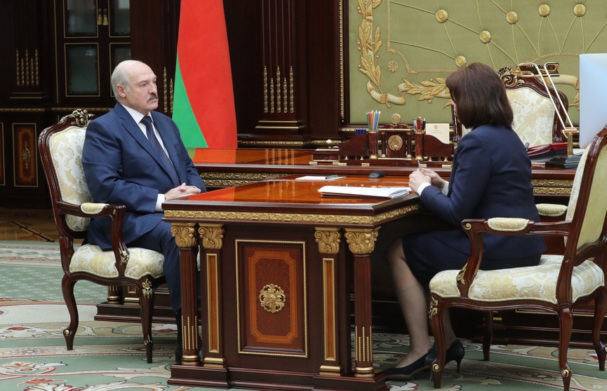 Лукашенко обсудил с Кочановой подготовку к выборам, экономику и ситуацию с коронавирусом