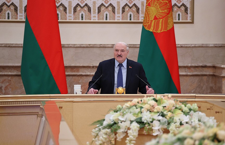 Лукашенко: Мы получили информацию, что готовится удар по территории Беларуси. Буквально за 6 часов до пуска ракет это обнаружили – молодцы наши разведчики!