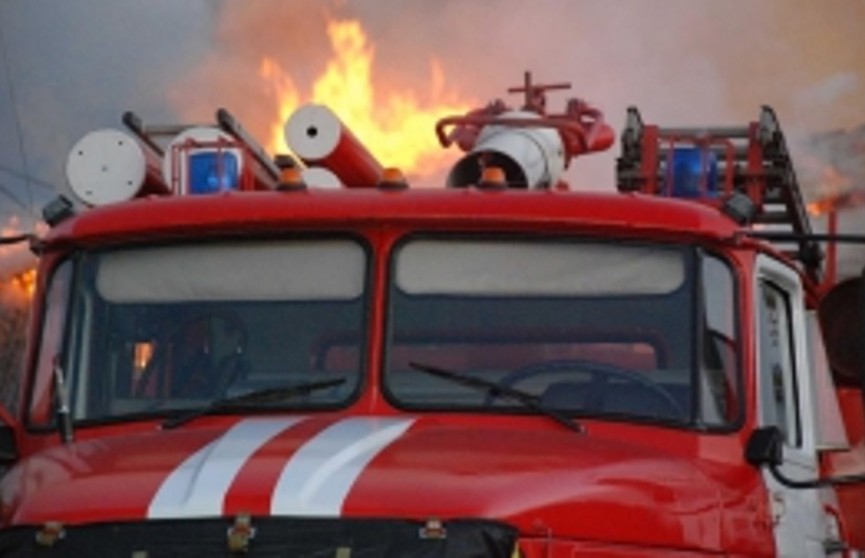 Деревня загорелась в Дагестане, огнём охвачены более 20 домов (Видео)