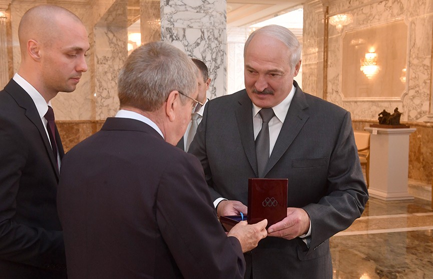 Александр Лукашенко встретился с Томасом Бахом во Дворце Независимости