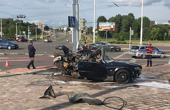 Страшная авария на перекрёстке в Минске: столкнулись две легковушки