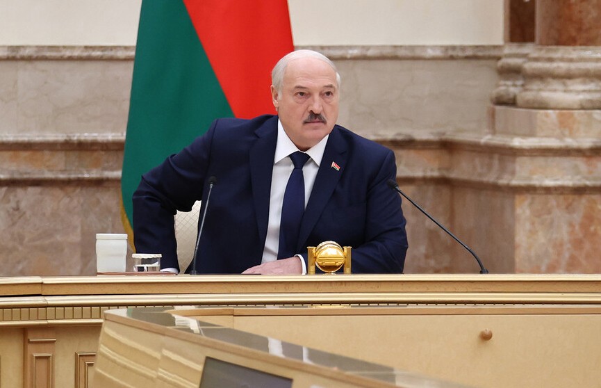 Александр Лукашенко: к концу года нужно аккредитовать лечебные учреждения не формально, а по-настоящему