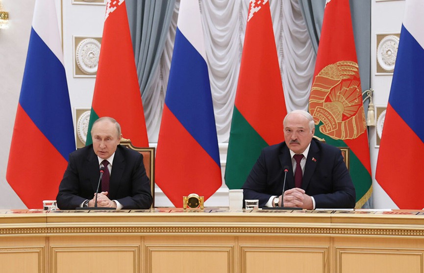 Лукашенко заявил о беспокойстве Запада из-за его частых встреч с Путиным