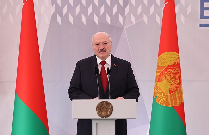 Лукашенко: Мы забыли, что такое нужда. Те, кто хотят работать, живут нормально